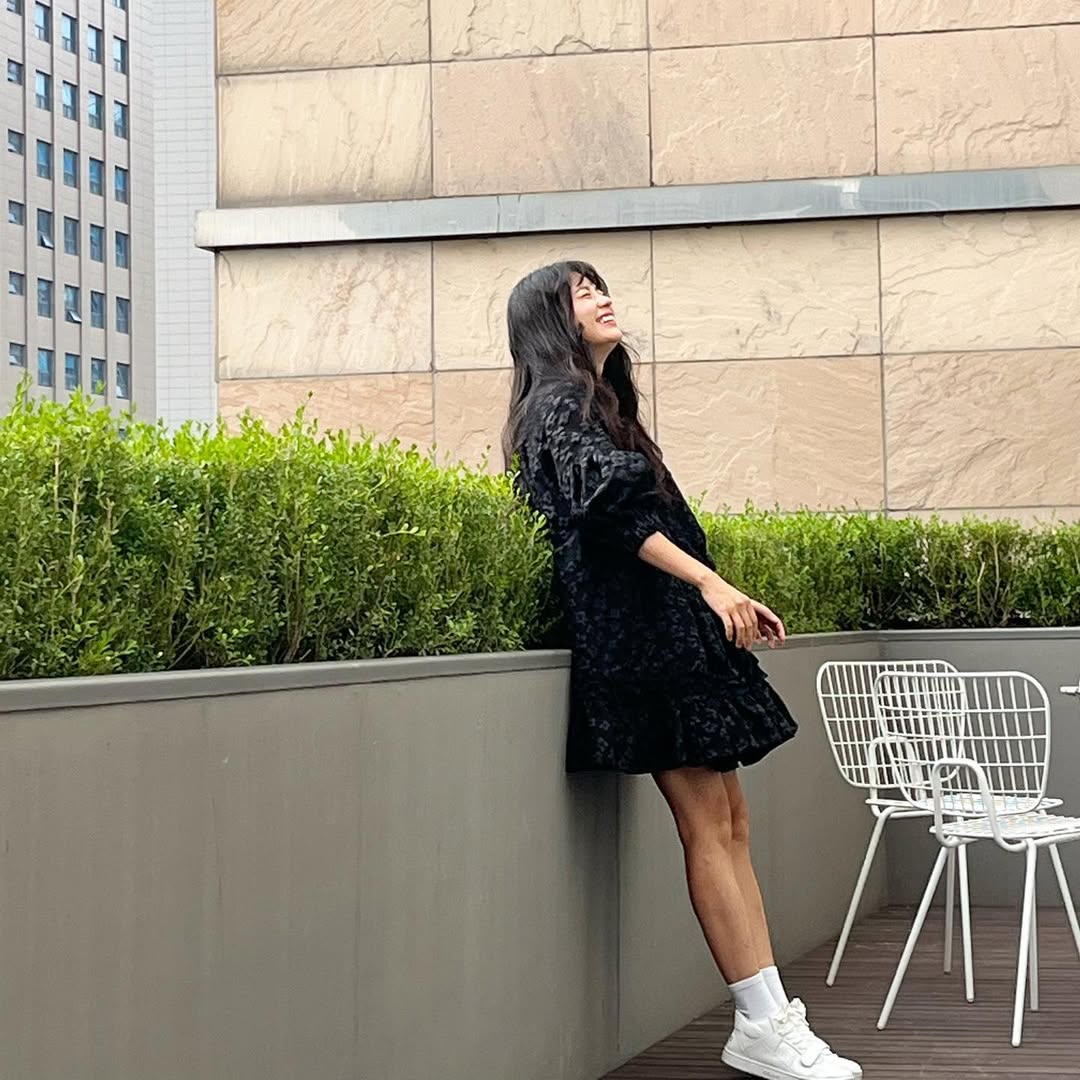 "Bạch nguyệt quang" có nụ cười đẹp nhất xứ Kim Chi: Nhan sắc và style U40 vẫn đủ sức chấp mọi thế hệ - Ảnh 9.