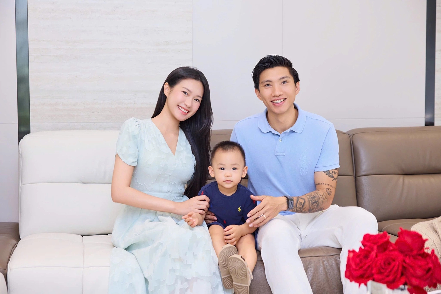 Trai tài cưới gái giỏi: Cặp đôi Vbiz khiến nhiều người ngưỡng mộ, vừa tậu biệt thự chục tỷ đẹp từng centimet- Ảnh 1.