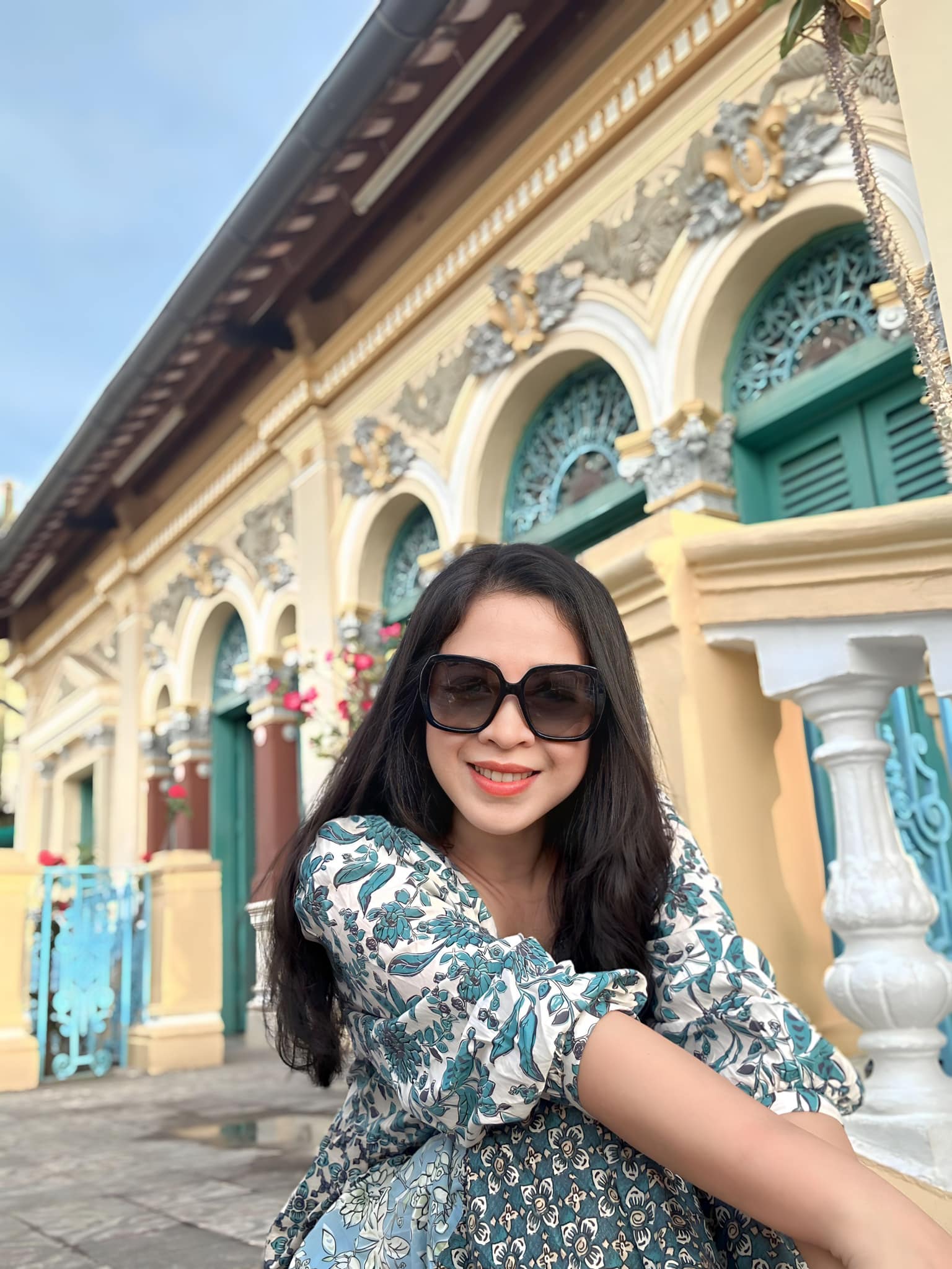 Nhan sắc vợ vừa đẹp, vừa giỏi của "ông hoàng nhạc đỏ đình đám - Ảnh 10.