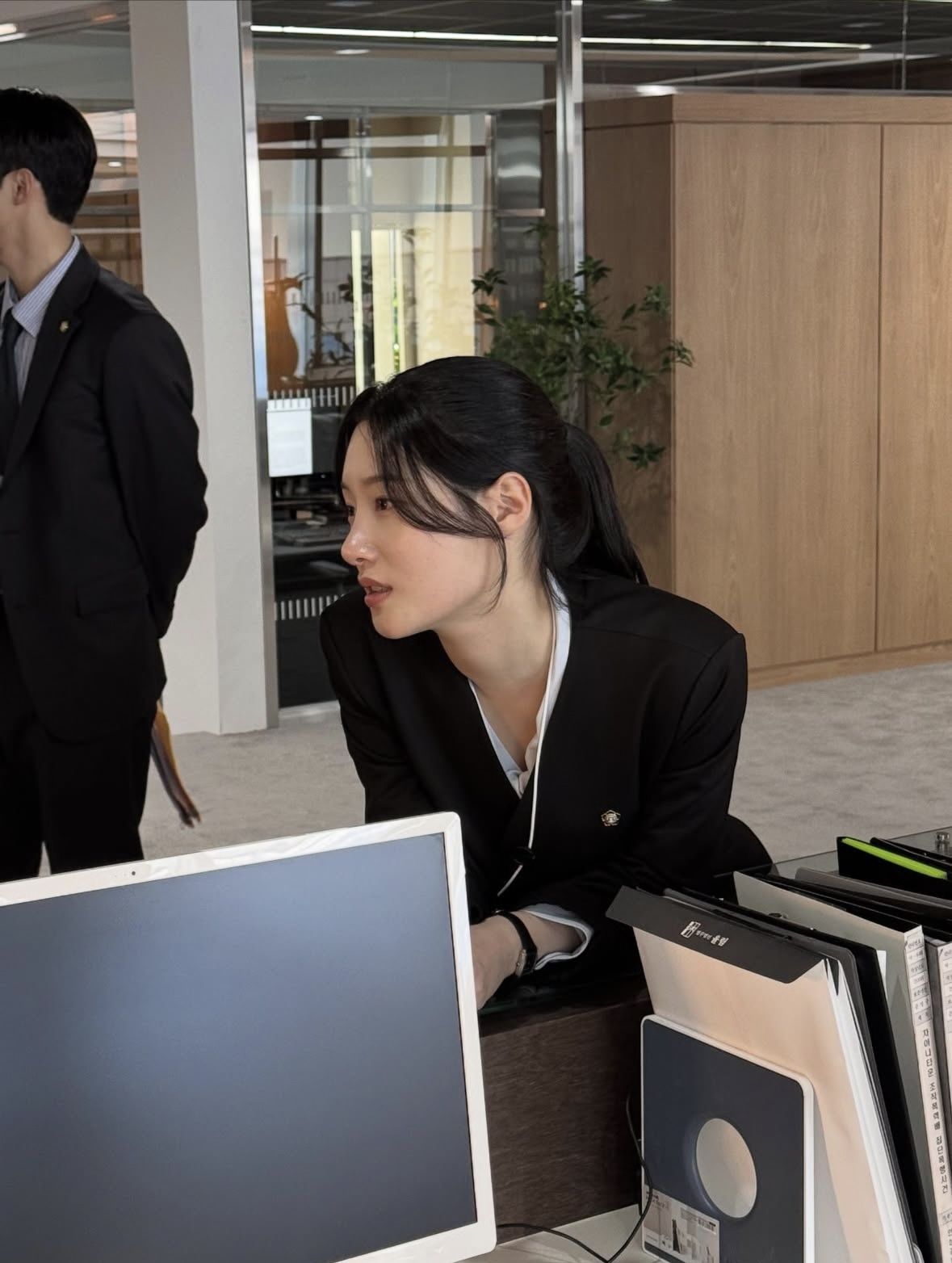 Chỉ có người EQ thấp mới làm 4 điều này lúc giữa trưa - Ảnh 2.
