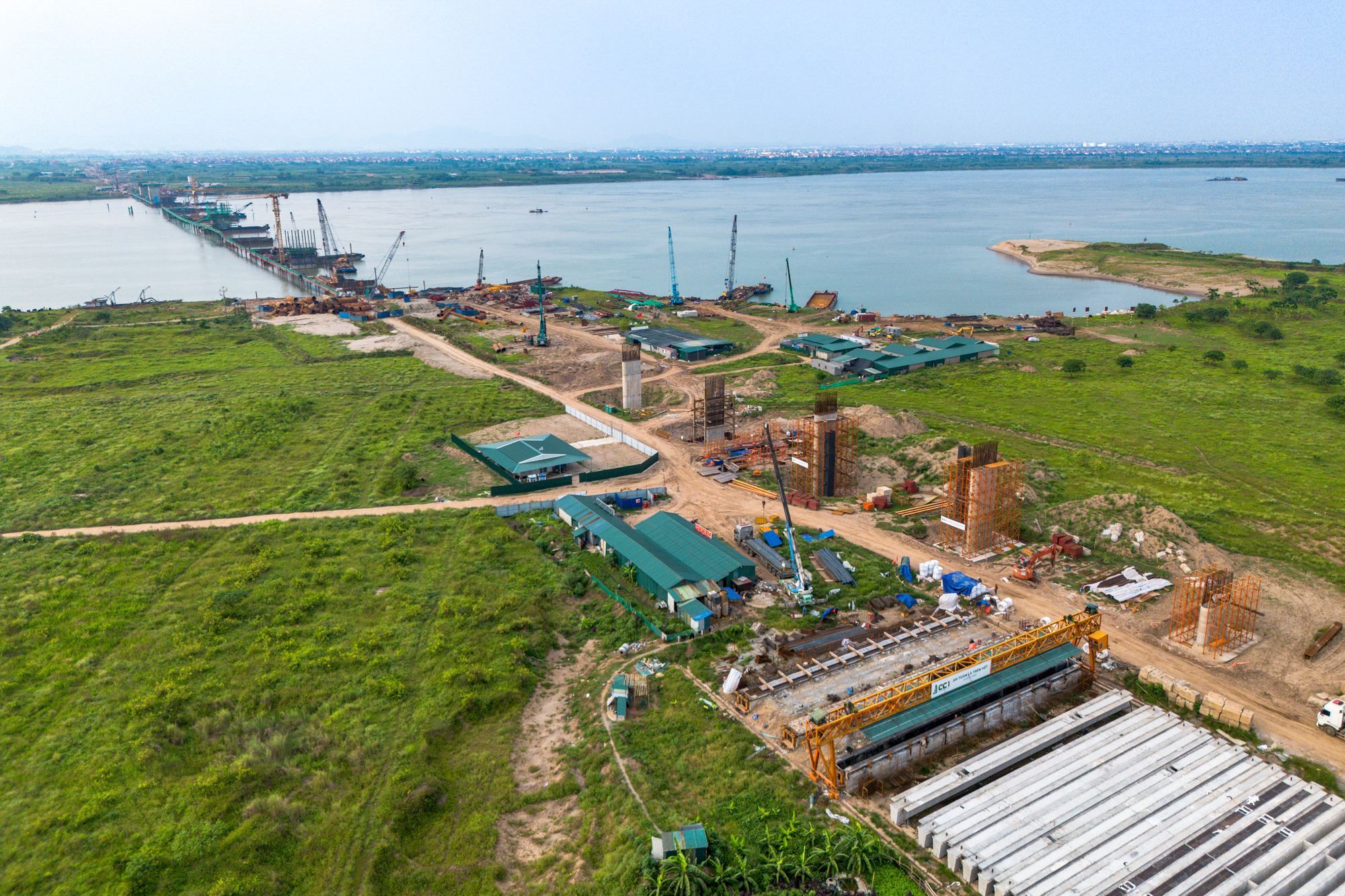 Ngắm cầu gần 10.000 tỷ xây nhanh bậc nhất Hà Nội, dự kiến hoàn thành trong chưa đầy 2 năm, kết nối đại đô thị của Vinhomes và Sun Group- Ảnh 3.
