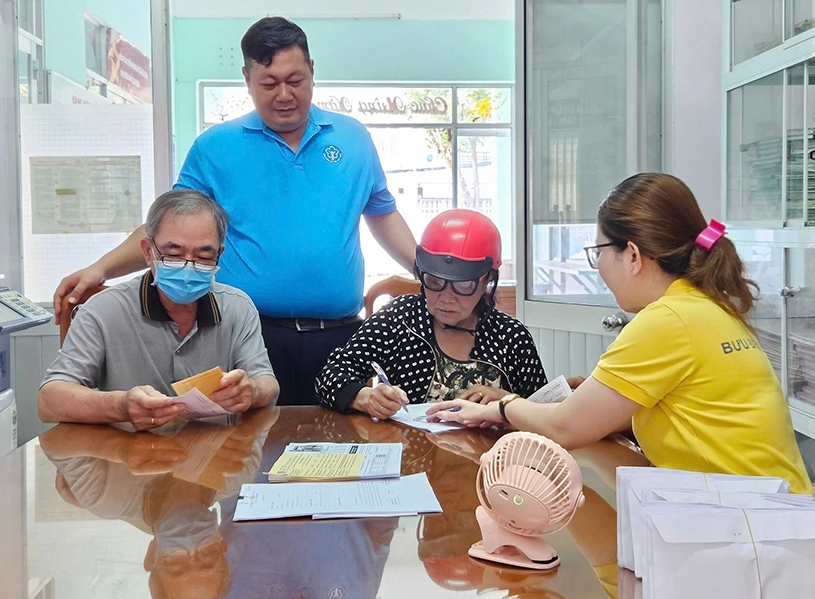 Hàng triệu người nhận lương hưu, trợ cấp bảo hiểm xã hội từ tháng 6 - Ảnh 1.