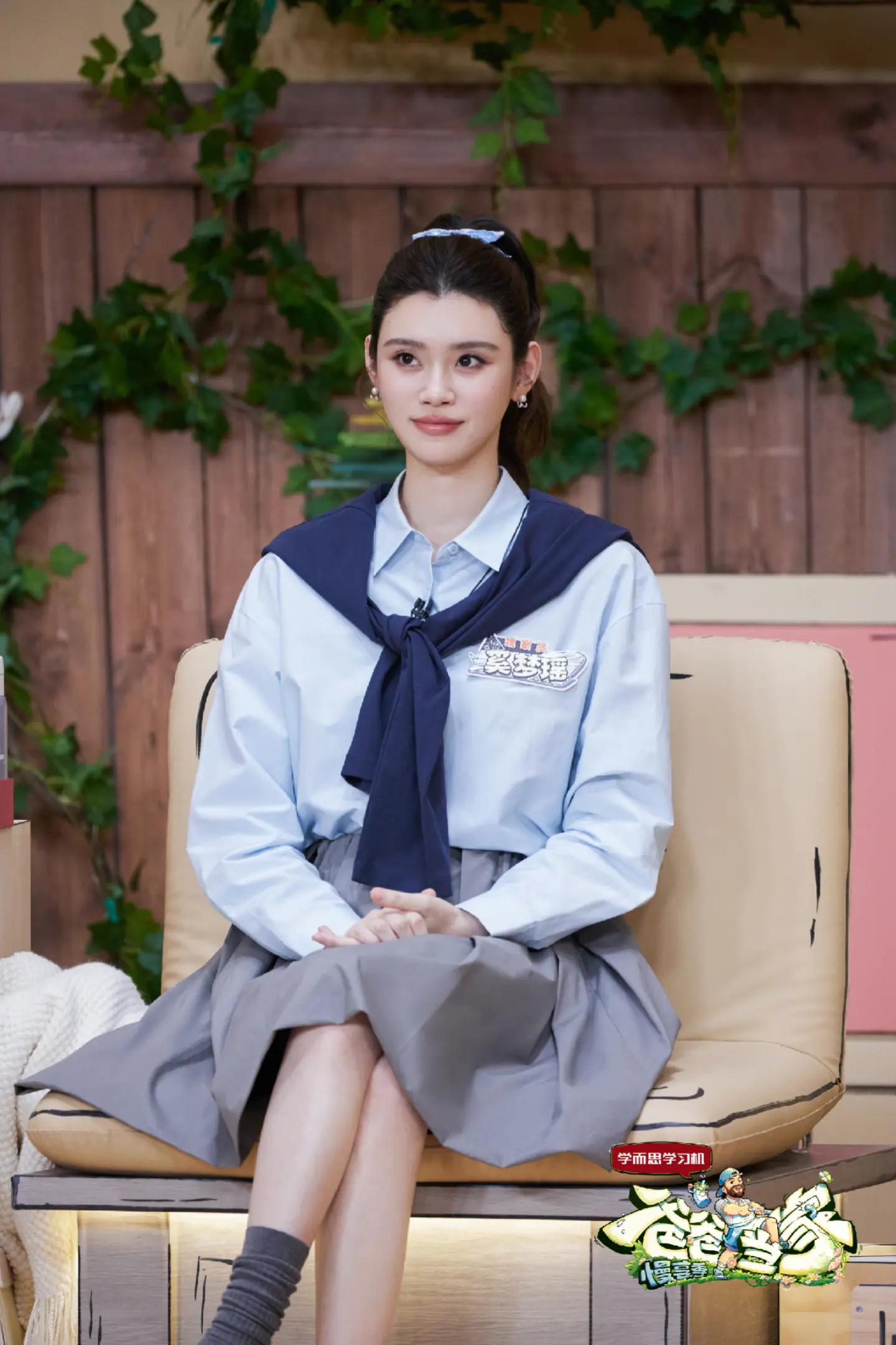 Mỹ nhân showbiz cưới "hồng hài nhi" siêu giàu: Sinh đủ "nếp tẻ" cho gia tộc, gần 40 tuổi vẫn đẹp đỉnh tựa nữ thần- Ảnh 4.