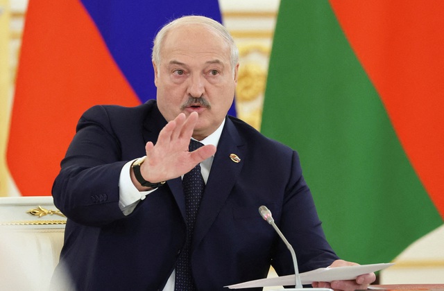 Lệnh của ông Putin, cảnh báo đáng sợ từ ông Lukashenko - Lằn ranh đỏ không còn, lộ mục tiêu thật của Oreshnik- Ảnh 2.