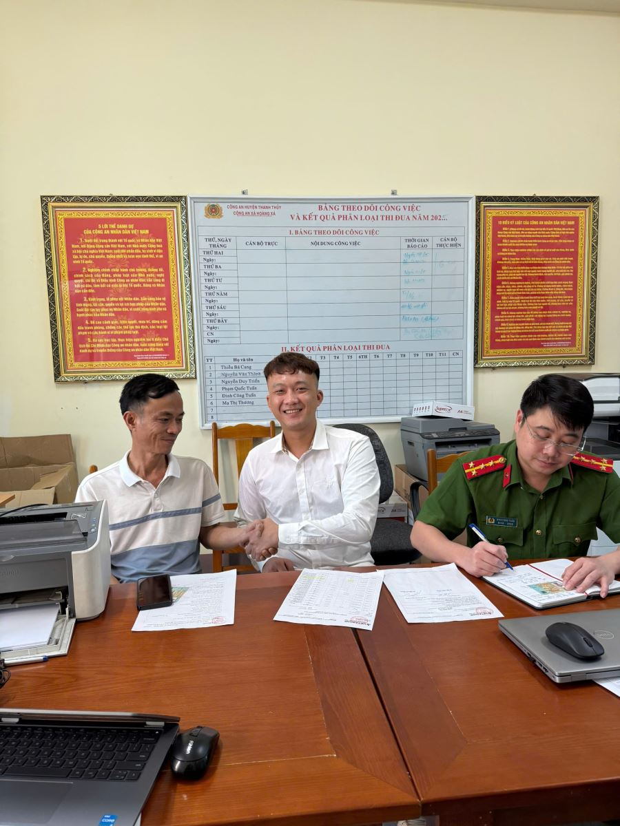 Công an điều tra xác minh giao dịch 508.000.000, Nguyễn Văn Tuấn SN 1997 ở Hà Nội được mời tới làm việc - Ảnh 1. Công an điều tra xác minh giao dịch 508.000.000, Nguyễn Văn Tuấn SN 1997 ở Hà Nội được mời tới làm việc - Ảnh 1.