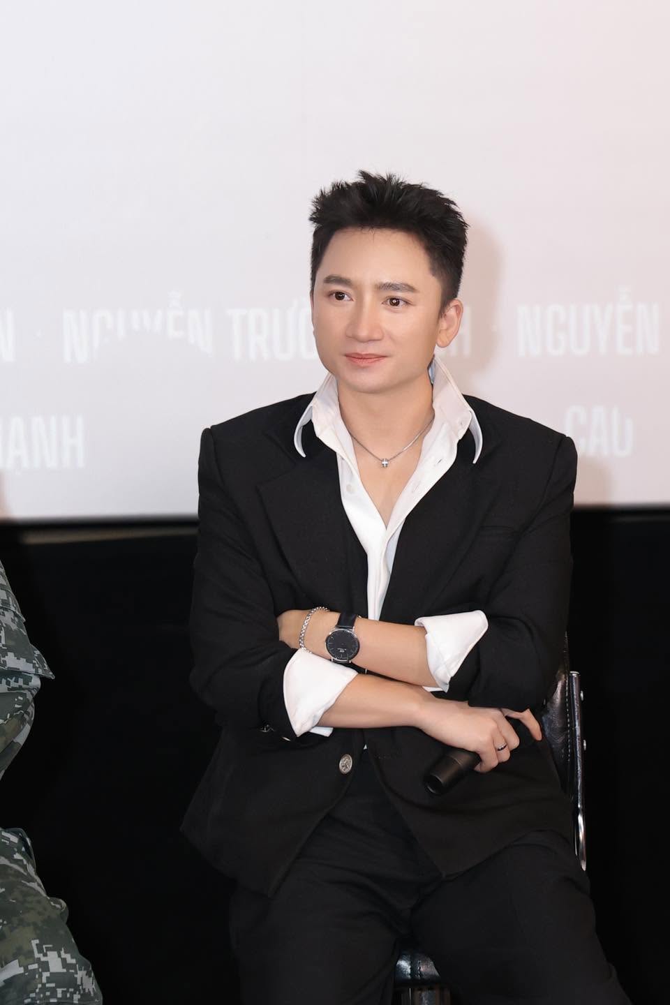 Việt Nam có nghệ sĩ trăm tỷ đổi đời nhờ 1 bản hit “đơn điệu”, cứ chạm tay là ra nhạc nổi cả nước- Ảnh 3.
