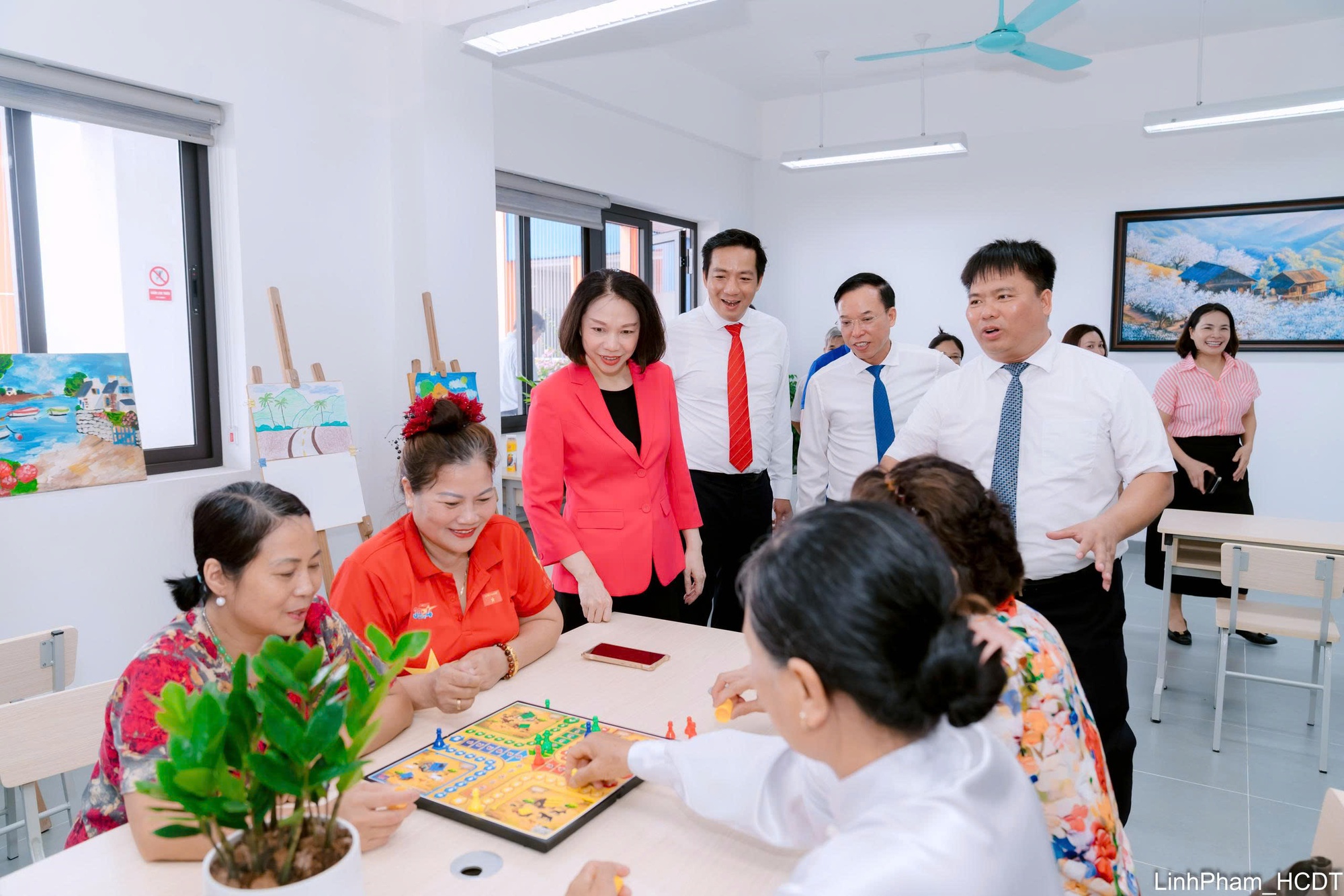 Hà Nội vừa khai trương cơ sở dưỡng lão bán trú công lập đầu tiên : Từ 250.000đ/ngày, hơn 5 triệu/tháng - Ảnh 4.