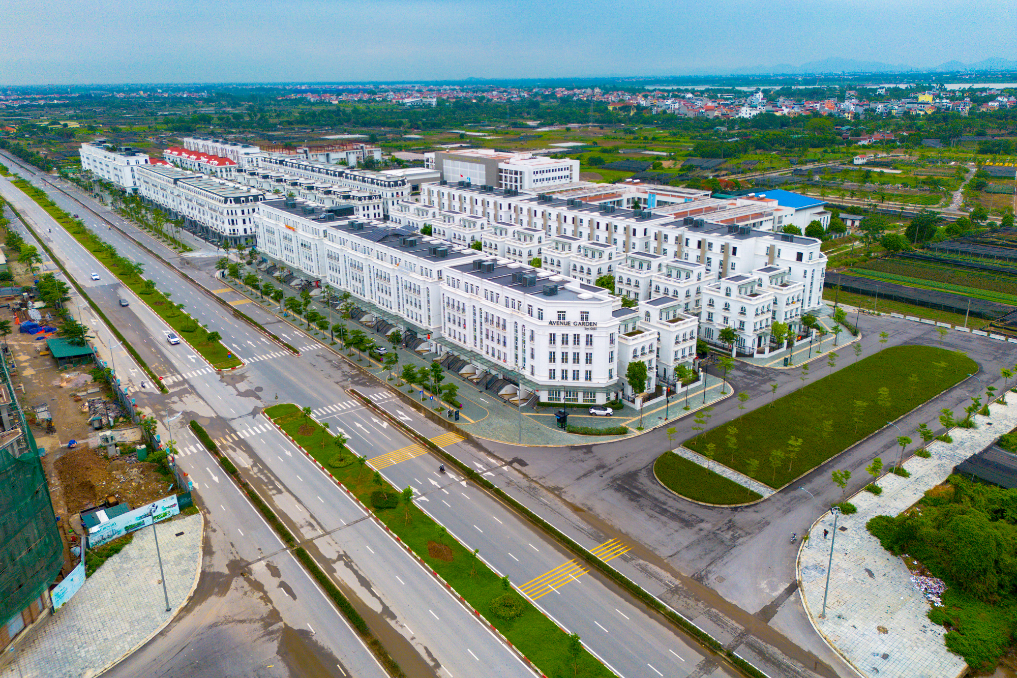 Cận cảnh cây cầu hơn 7.300 tỷ, có trụ tháp hình cánh chim cao bằng toà nhà 25 tầng, dự kiến hoàn thành vào năm sau ở Hà Nội - Ảnh 12.