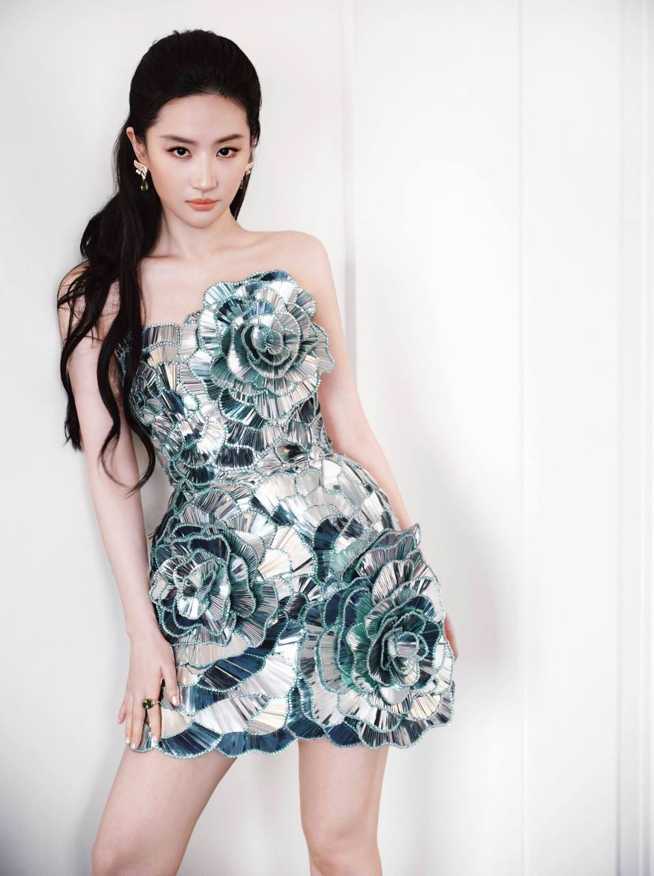 Lưu Diệc Phi không hơn thua, Lưu Diệc Phi hơn hẳn!- Ảnh 1.