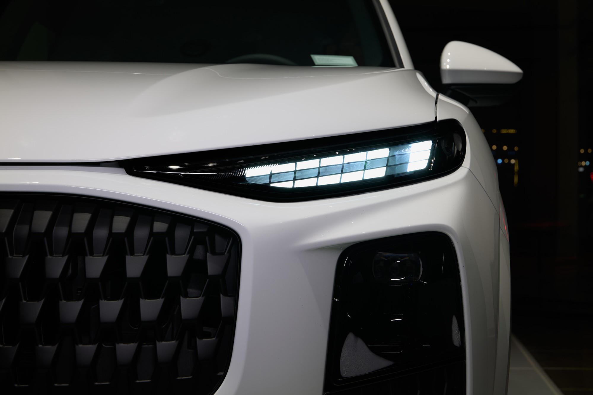 Bộ đôi SUV Audi Q3 và Q5 thế hệ mới chính thức ra mắt thị trường Việt Nam - Ảnh 3.