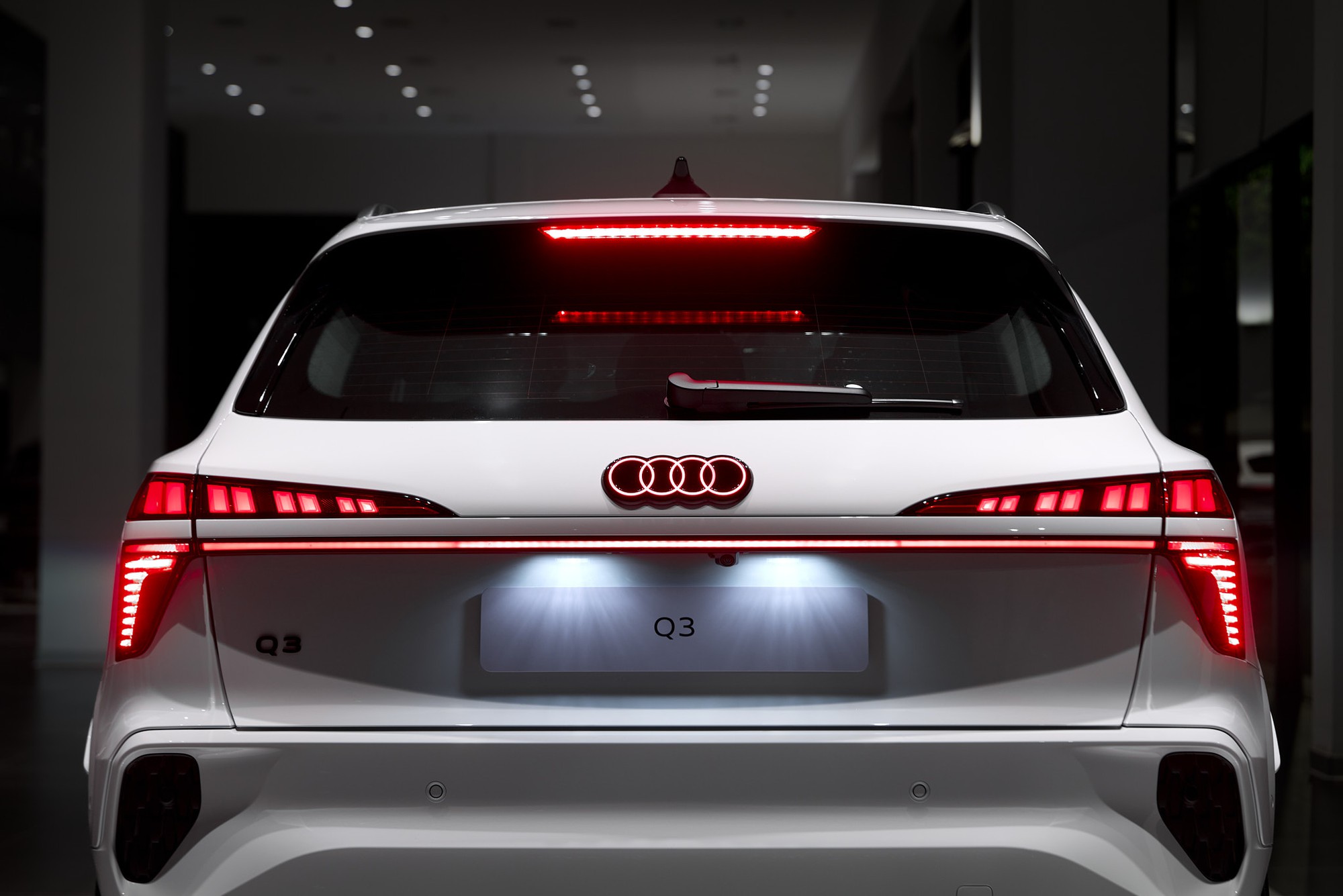 Bộ đôi SUV Audi Q3 và Q5 thế hệ mới chính thức ra mắt thị trường Việt Nam - Ảnh 4.