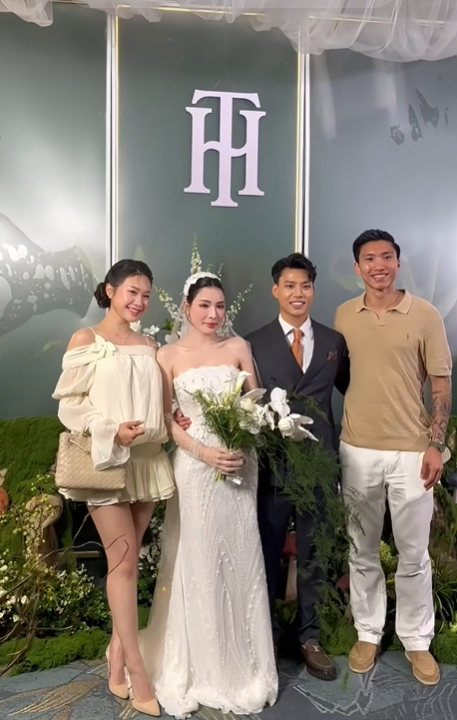 Trần Bích Hạnh công khai con riêng tại đám cưới, Văn Thanh tuyên bố: “Ba sẽ luôn ở bên bảo vệ và yêu thương hai mẹ con”- Ảnh 3.