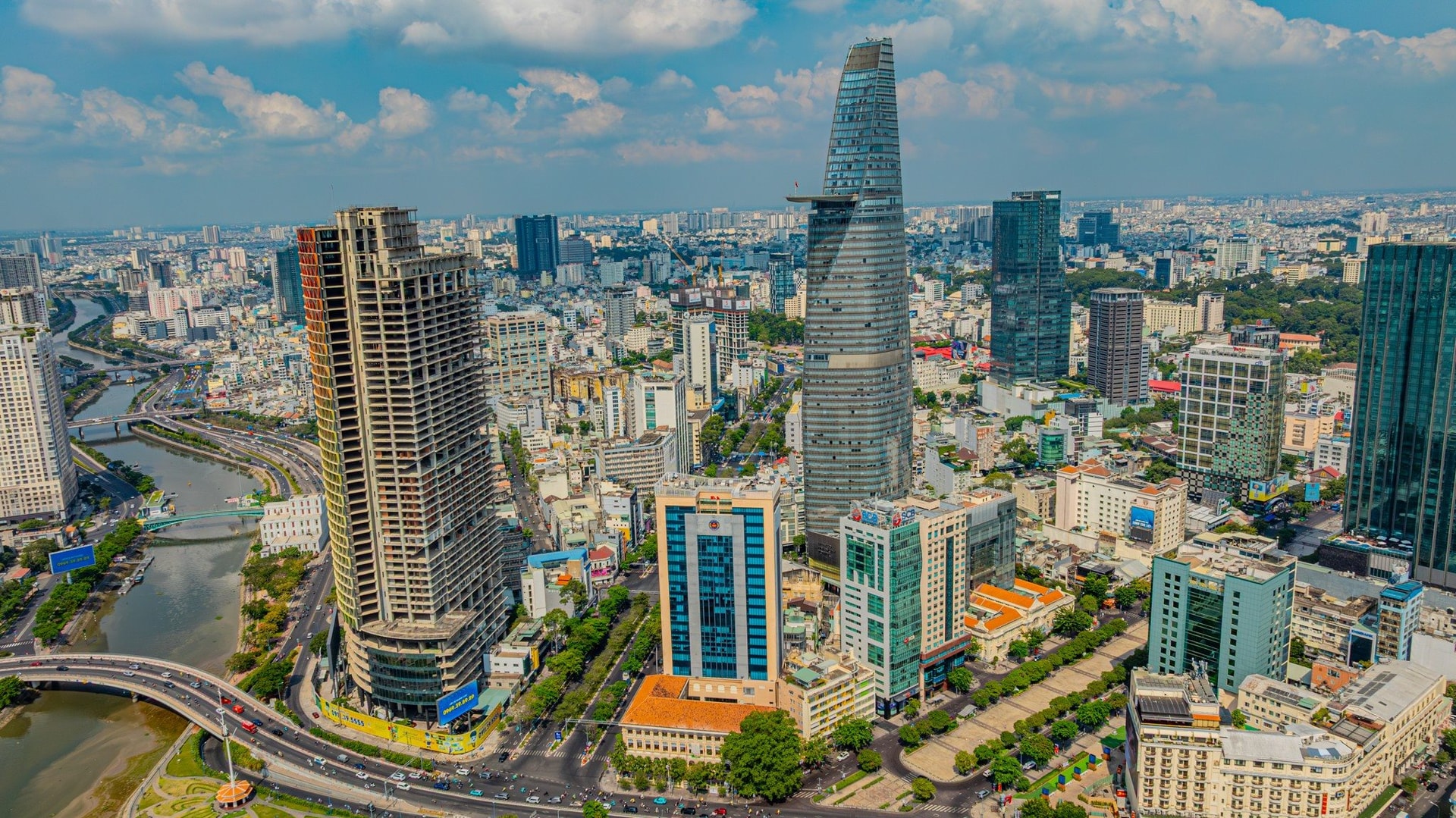 Nguyên giảng viên Đại học Bách Khoa tham gia làm nhà ở giá rẻ, triển khai dự án hơn 800 căn tại thành phố giàu nhất nước- Ảnh 1.