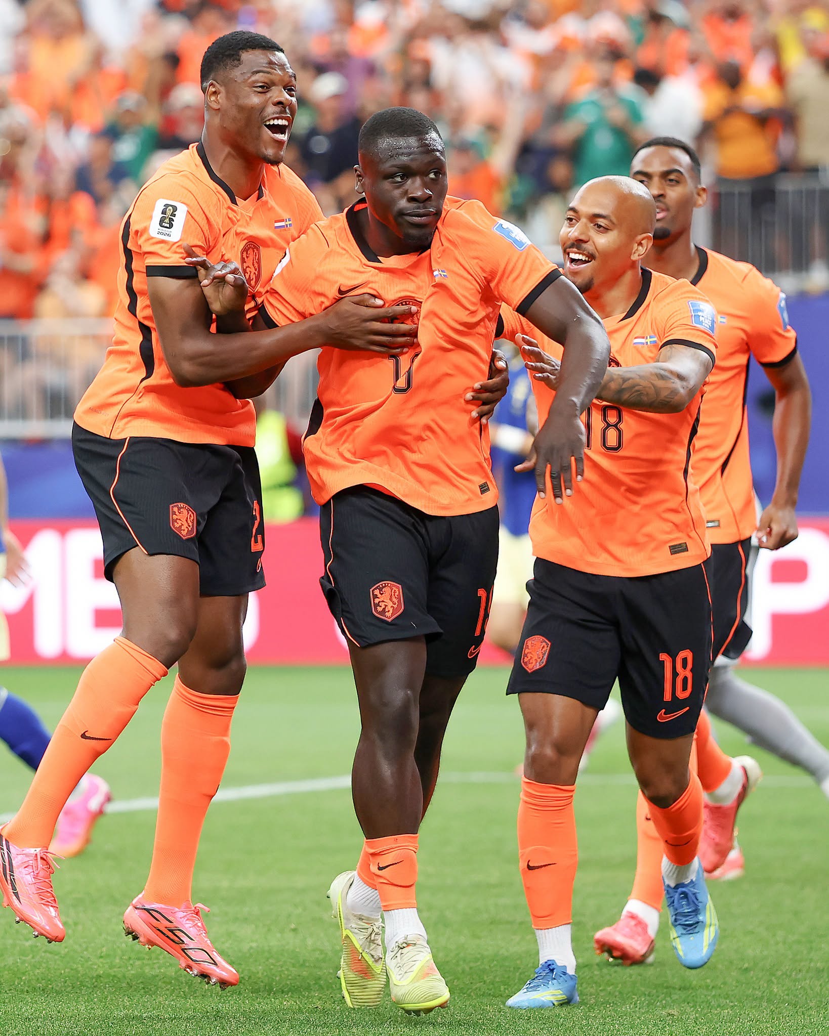 Kết quả World Cup sáng 21/6: "Cơn lốc" Hà Lan cuốn phăng Thụy Điển, "cỗ xe tăng" Đức ngược dòng nghẹt thở phút bù giờ- Ảnh 4.