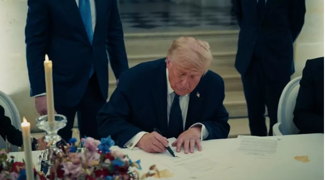Tôi muốn ký ngay với Iran: Yêu cầu bất ngờ của Tổng thống Trump khiến Điện Élysée chạy đua trong đêm- Ảnh 1.