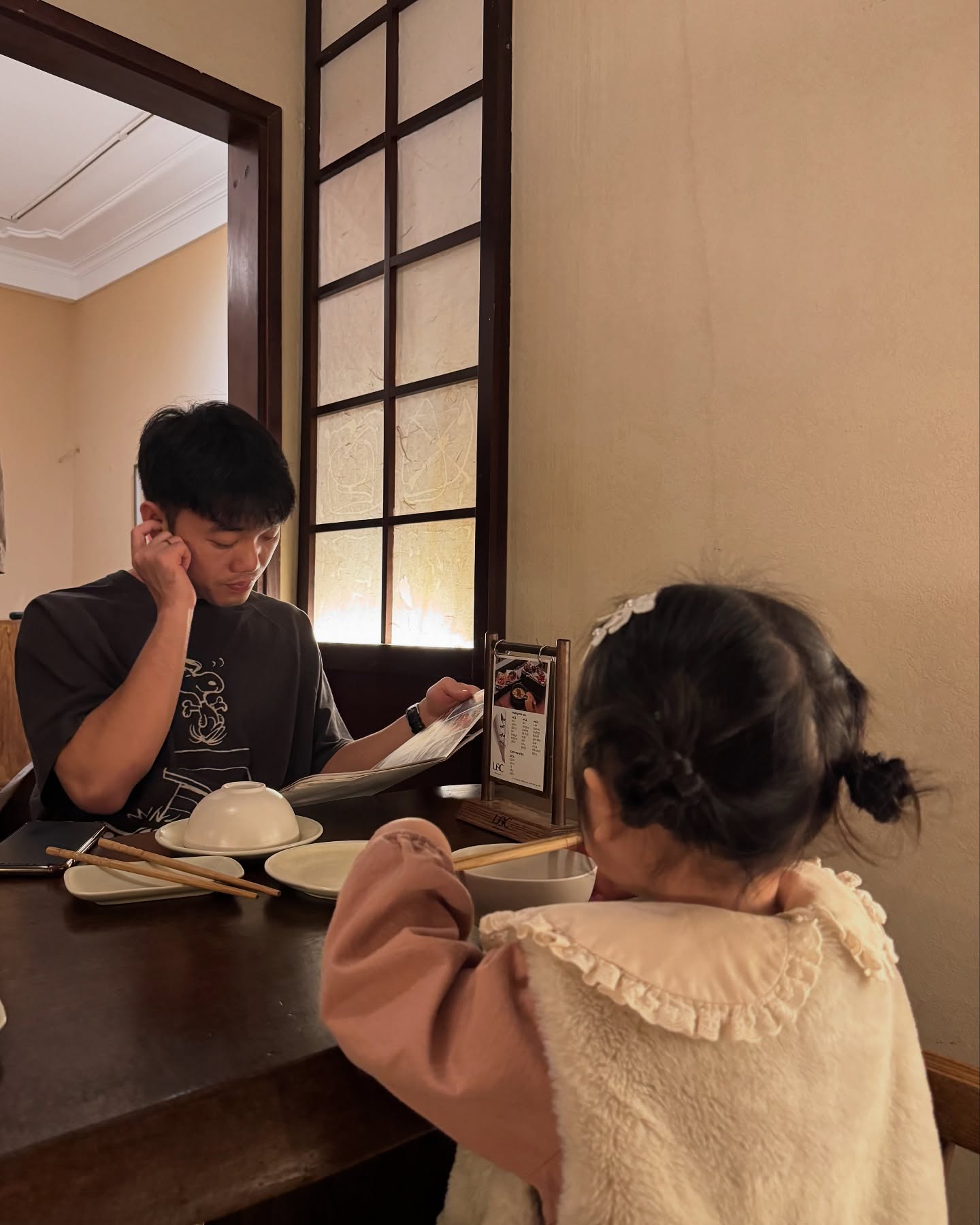 Lễ cưới Xuân Trường và Nhuệ Giang sau 5 năm đám hỏi: Cô dâu khóc nức nở, con gái được giao trọng trách đặc biệt- Ảnh 8.