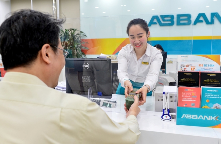 Loạt ngân hàng tăng vốn điều lệ cả chục nghìn tỷ đồng- Ảnh 2.