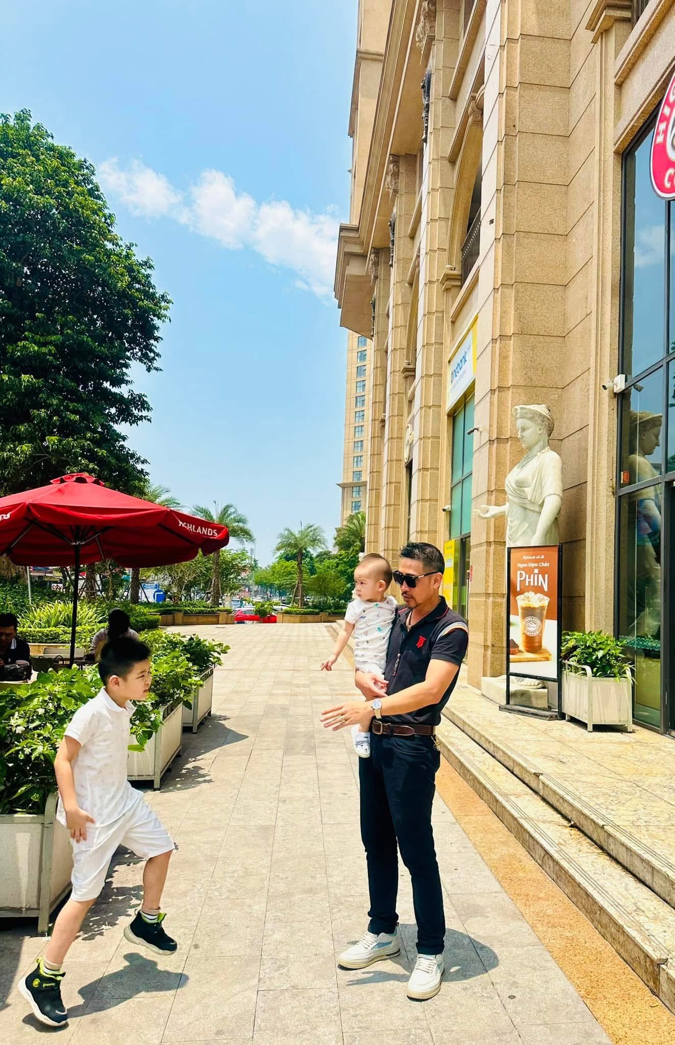 "Ông trùm ma túy" giờ vàng VTV là trung tá công an: Cưới vợ đẹp làm sếp ngân hàng, sinh 4 con - Ảnh 7.