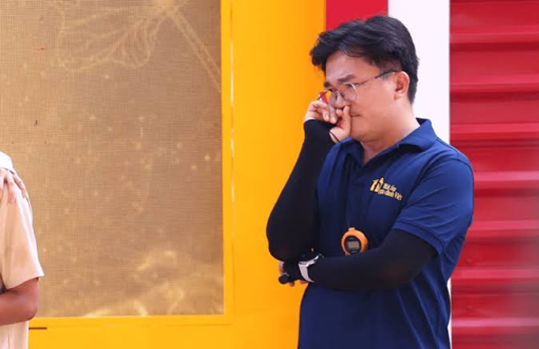 Nam NSƯT U50 bật khóc nức nở trên truyền hình: "Tôi xin nói thẳng"- Ảnh 3.