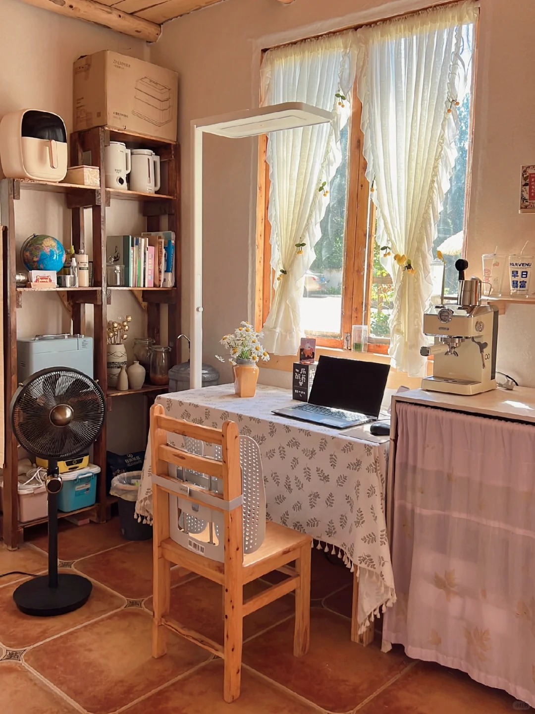 Từ bãi đất hoang thành nhà cổ tích 14m2 giá 70 triệu- Ảnh 11.