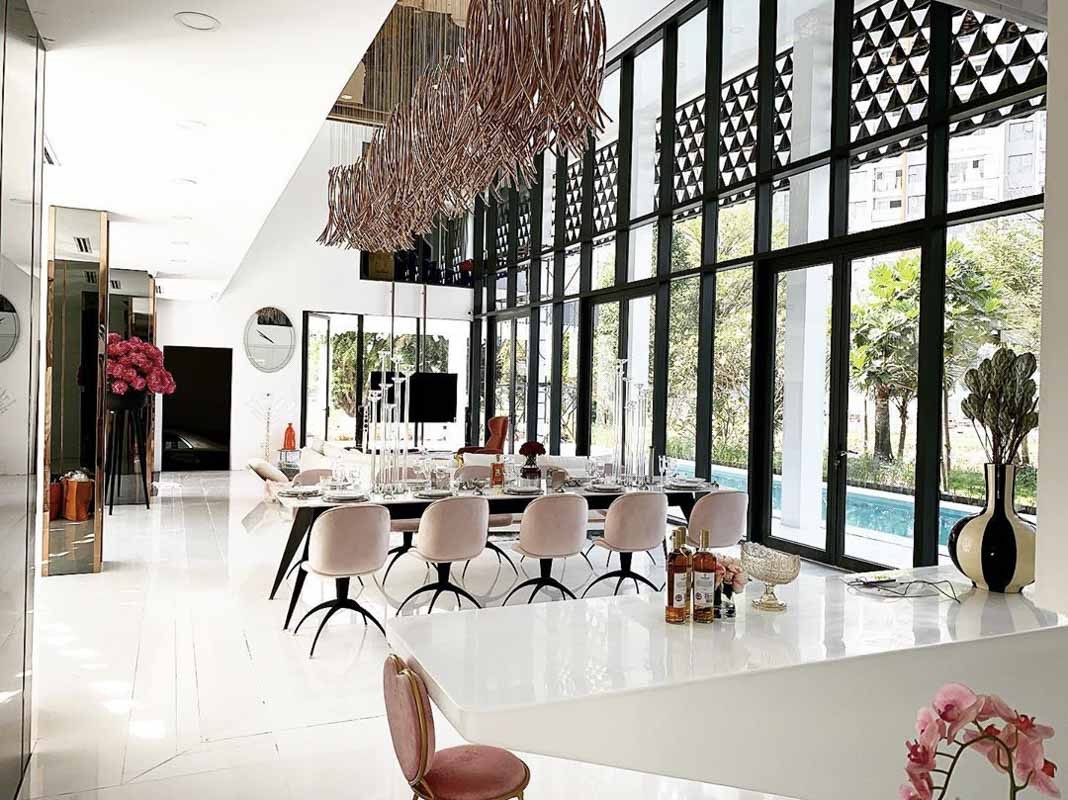 Mỹ nhân Việt làm nhân viên trong quán bida giờ sống trong nhà 50 tỷ, có hội bạn "muốn gia nhập phải có 1 tỷ"- Ảnh 5.