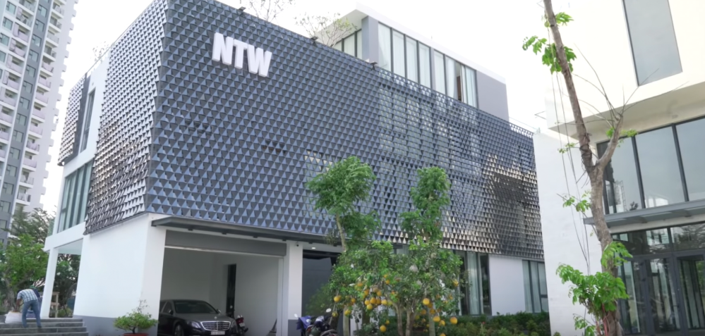 Mỹ nhân Việt làm nhân viên trong quán bida giờ sống trong nhà 50 tỷ, có hội bạn "muốn gia nhập phải có 1 tỷ"- Ảnh 6.
