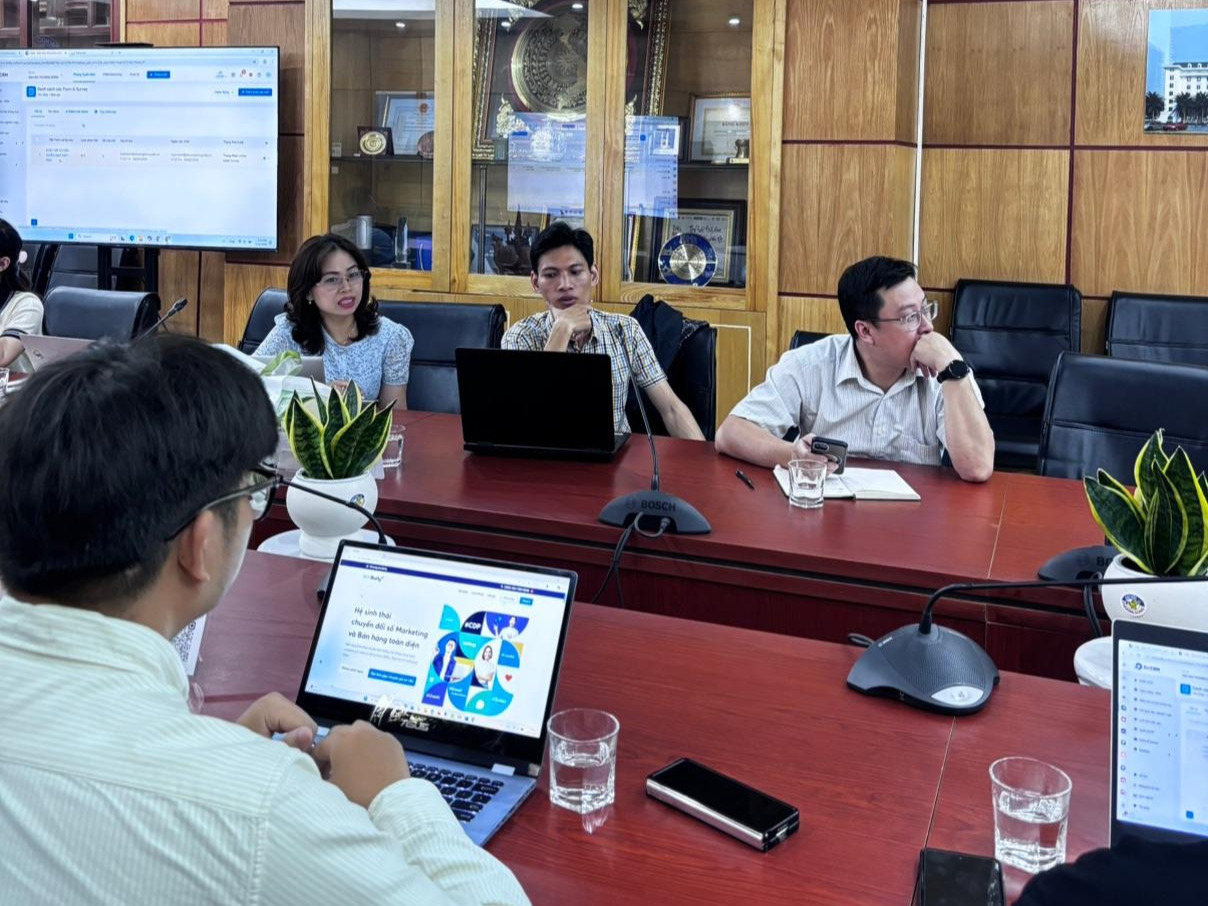 Tuyển sinh bằng dữ liệu: Đại học Phương Đông bắt tay Bizfly tăng tốc chuyển đổi số với Smart Edu - Ảnh 1.
