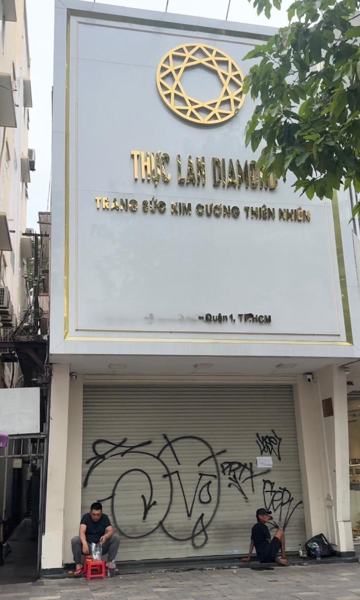 Từ “cơn sốt” đến “cơn lạnh”: Thị trường kim cương Việt Nam lao đao vì làn sóng bán tháo, nhiều cửa hàng "hấp hối"- Ảnh 8.