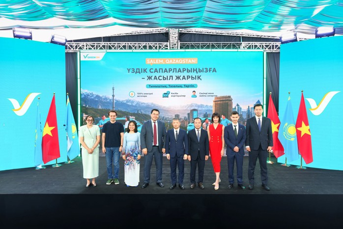 Green SM có mặt tại Kazakhstan- Ảnh 1. Green SM có mặt tại Kazakhstan- Ảnh 1.