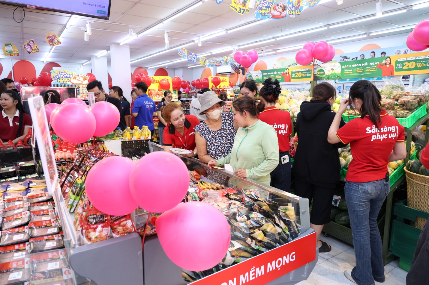Tăng gấp đôi quy mô, chuyển mình từ thua lỗ sang có lãi: Hành trình 7 năm của WinCommerce - Ảnh 2. Tăng gấp đôi quy mô, chuyển mình từ thua lỗ sang có lãi: Hành trình 7 năm của WinCommerce - Ảnh 2.