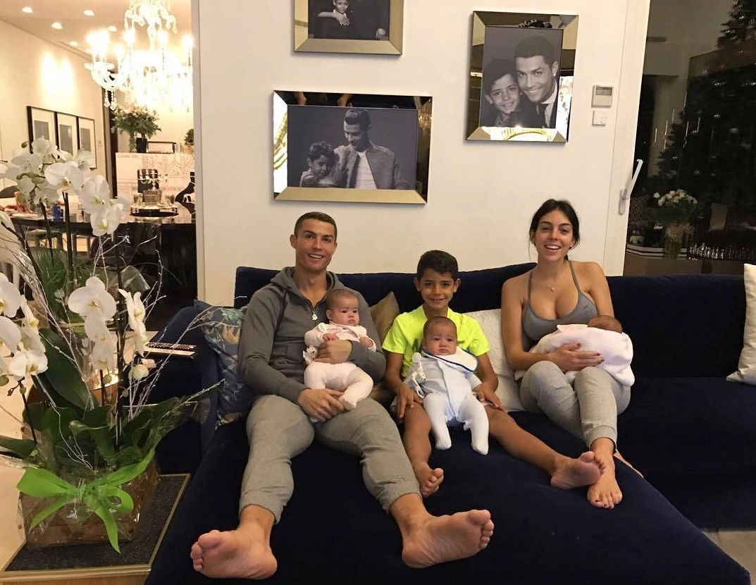Ngôi nhà của Ronaldo - Ảnh 10.