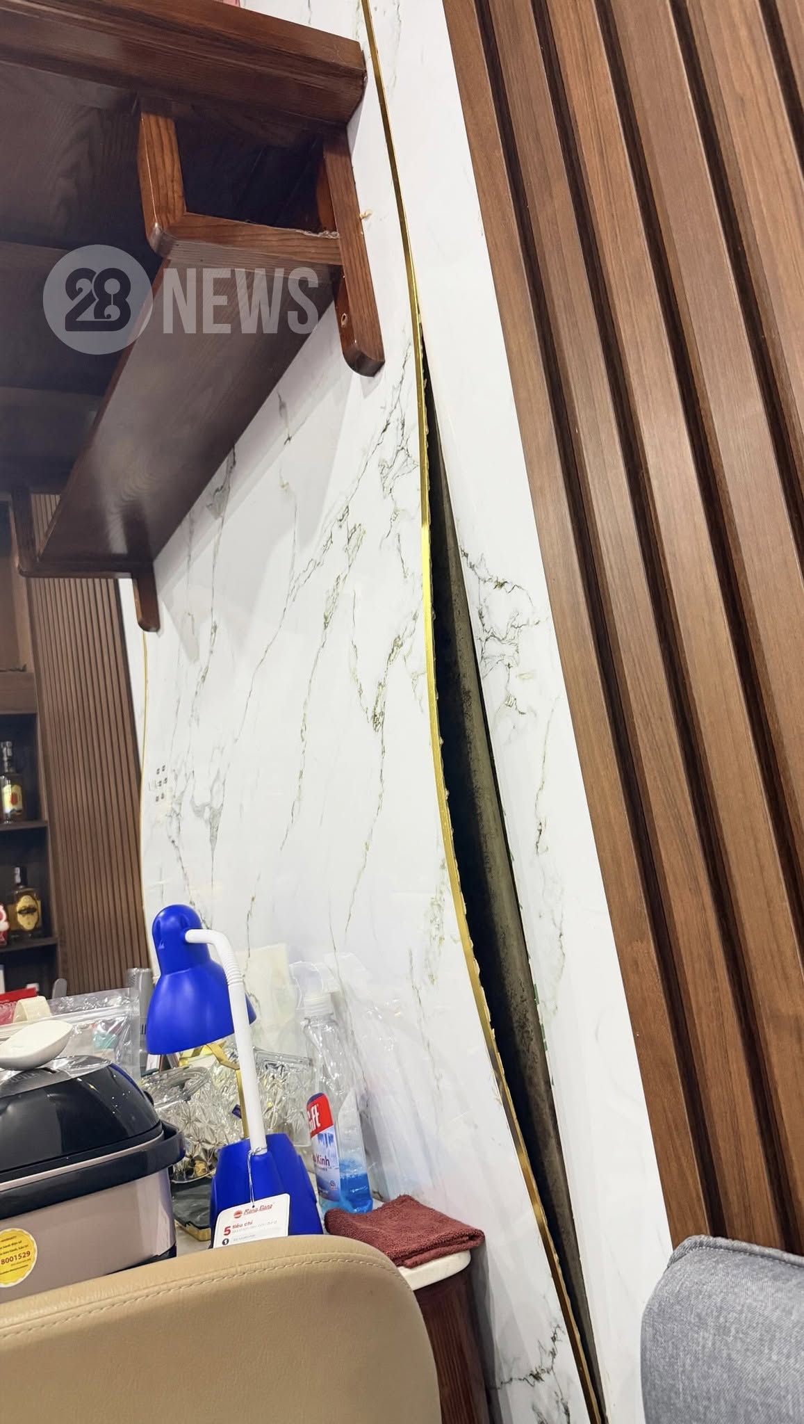 Nắng nóng 40 độ khiến nhiều nhà nứt vỡ nền, sàn gạch - Ảnh 3.