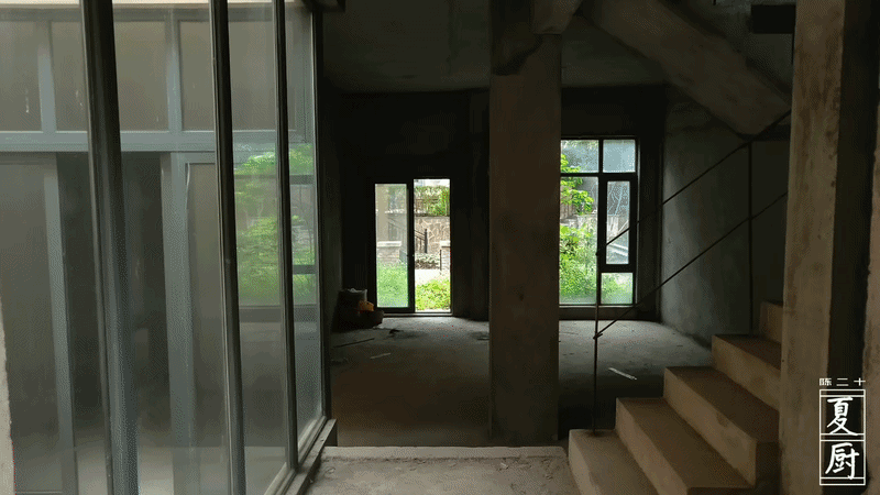 Bên trong biệt thự cổ 300m2 giữa rừng của nữ TikToker 3 triệu follower - Ảnh 3.