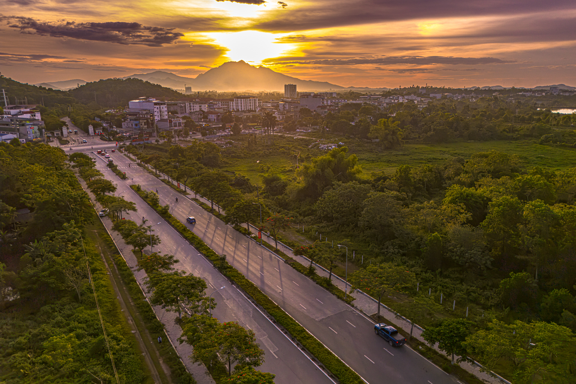 Toàn cảnh khu vực cách Hồ Gươm 40 km đang được "kéo gần" bằng 2 tuyến metro 380.000 tỷ: Là 'thung lũng công nghệ' lớn nhất Việt Nam, quy tụ hàng loạt đại học và các trung tâm R&D- Ảnh 4.