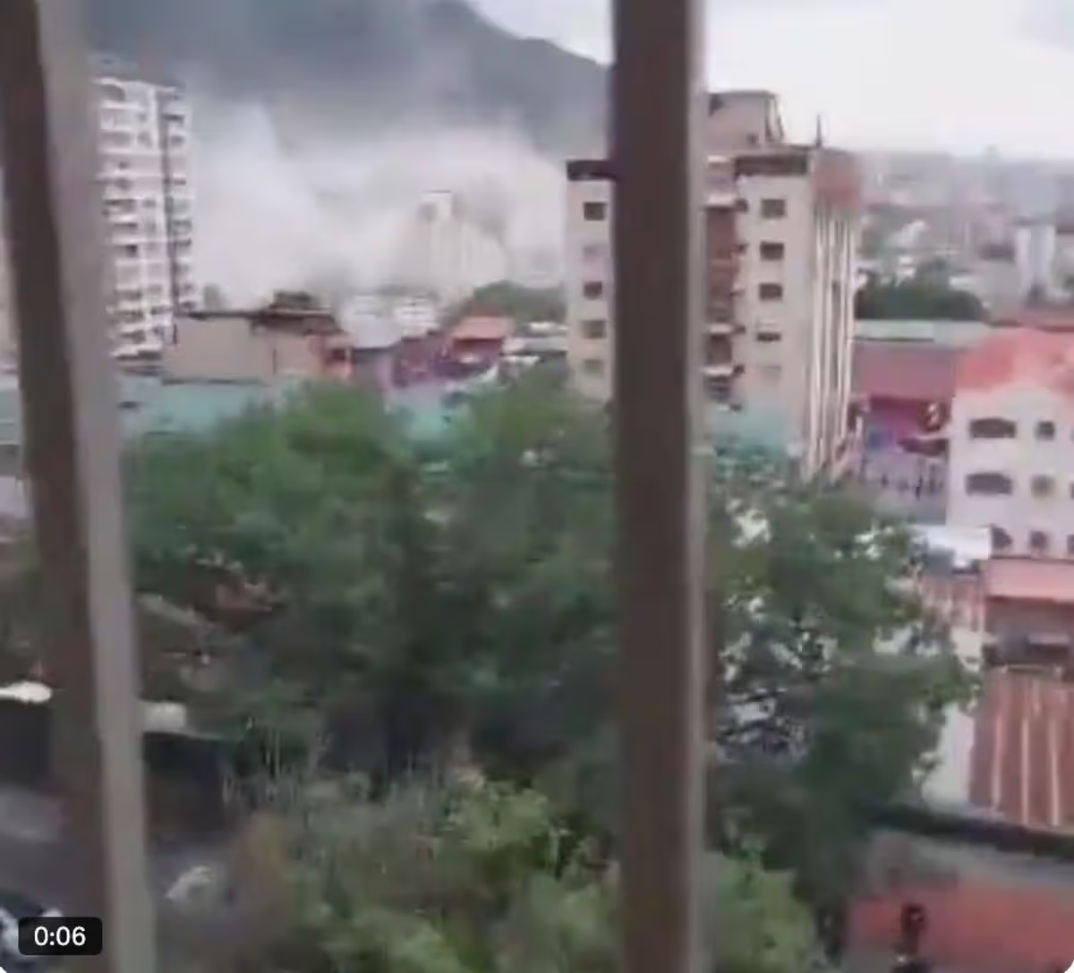 Động đất kép ở Venezuela: Nhiều tòa nhà sập, cảnh báo sóng thần, nguy cơ thương vong lớn- Ảnh 1.