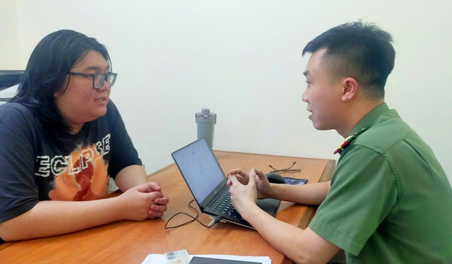 Bắt 'đầu sỏ' Nguyễn Tiến Đạt SN 2004 trong chuyên án đặc biệt liên quan 1.000 tài khoản ngân hàng- Ảnh 2.