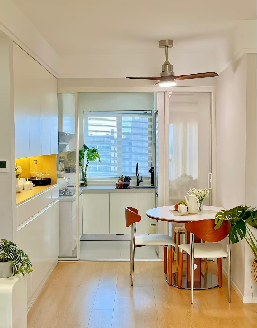 Từ chối trang trí “quá đà”, người phụ nữ chi chưa tới 260 triệu đồng cải tạo căn hộ 76m²: Thành quả khiến hàng xóm kéo nhau tới học hỏi- Ảnh 7.