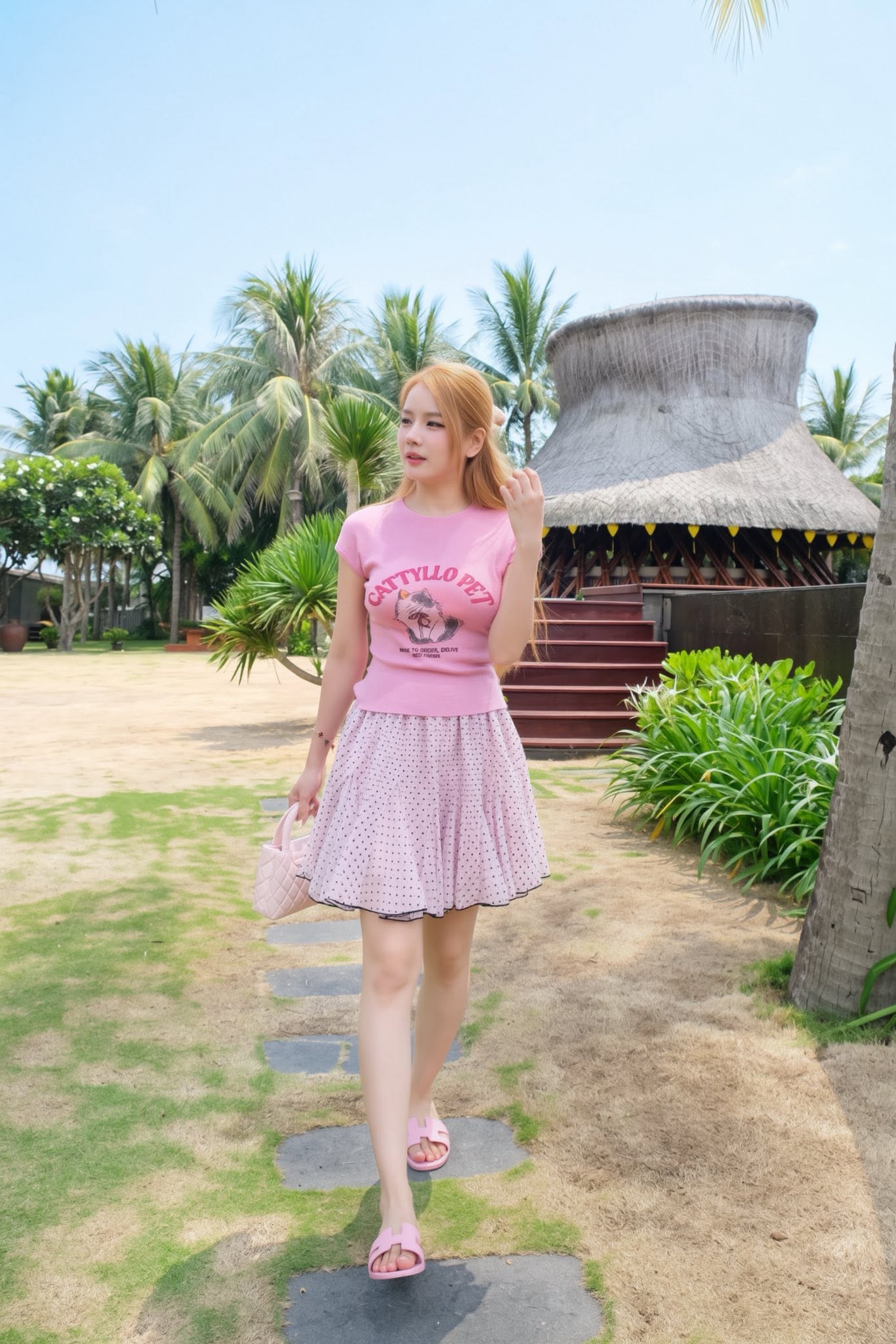 Mỹ nhân Vbiz 31 tuổi mặt nhỏ xinh như búp bê, lần nào lên đồ đi biển cũng đẹp "bùng nổ"- Ảnh 6.