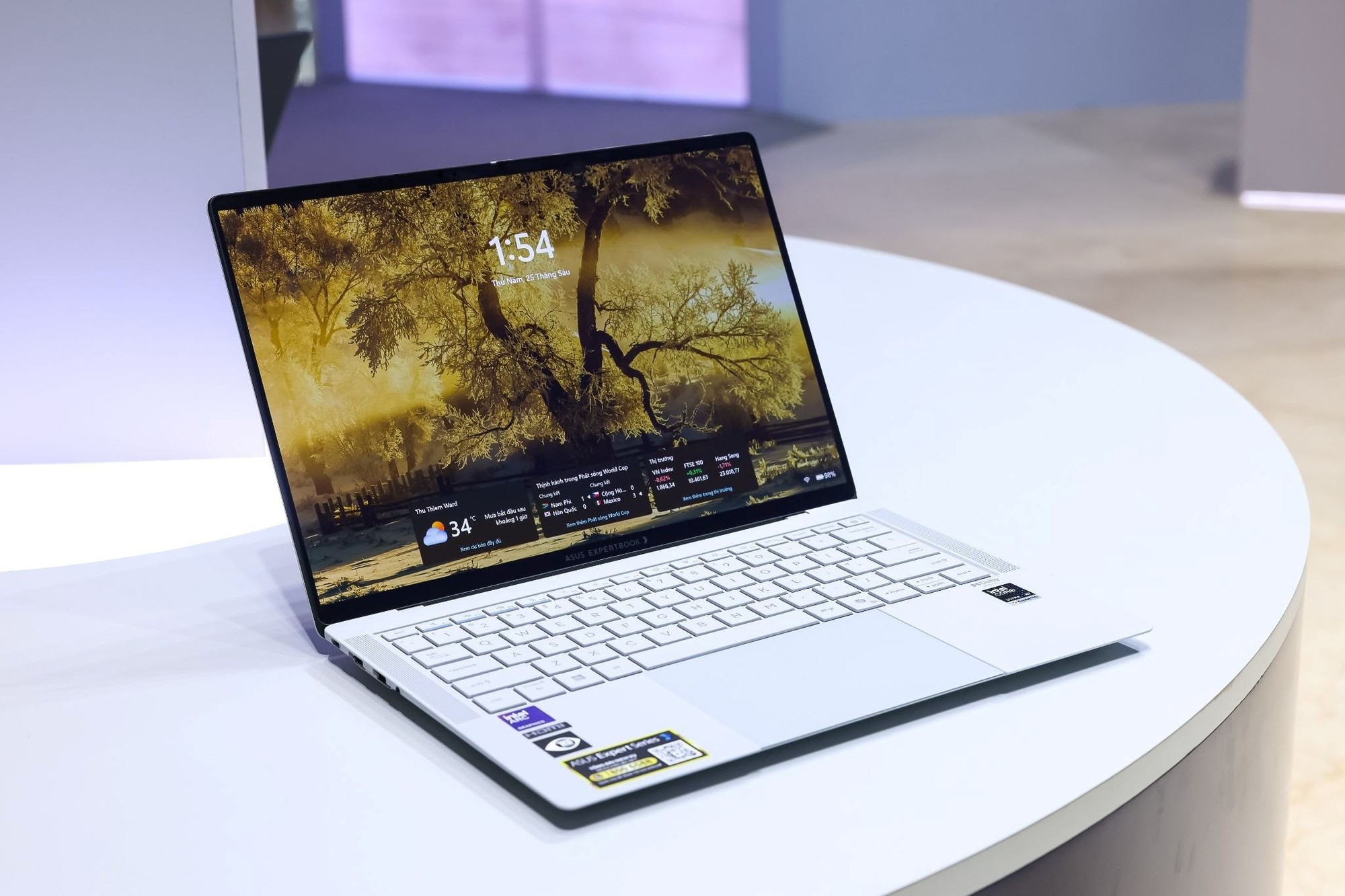 ExpertBook Ultra và nước cờ mới của ASUS trên thị trường laptop doanh nghiệp - Ảnh 2.