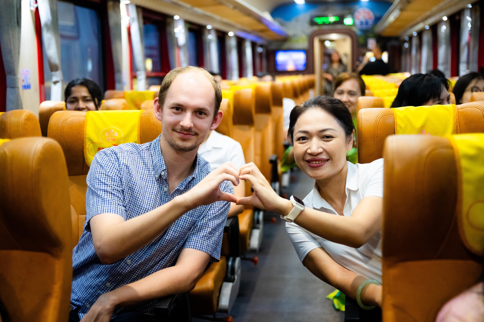 Điều đặc biệt diễn ra sáng nay: Chuyến tàu đầu tiên đưa bác sĩ từ Hà Nội đến Bệnh viện Bạch Mai cơ sở 2 làm việc - Ảnh 5.