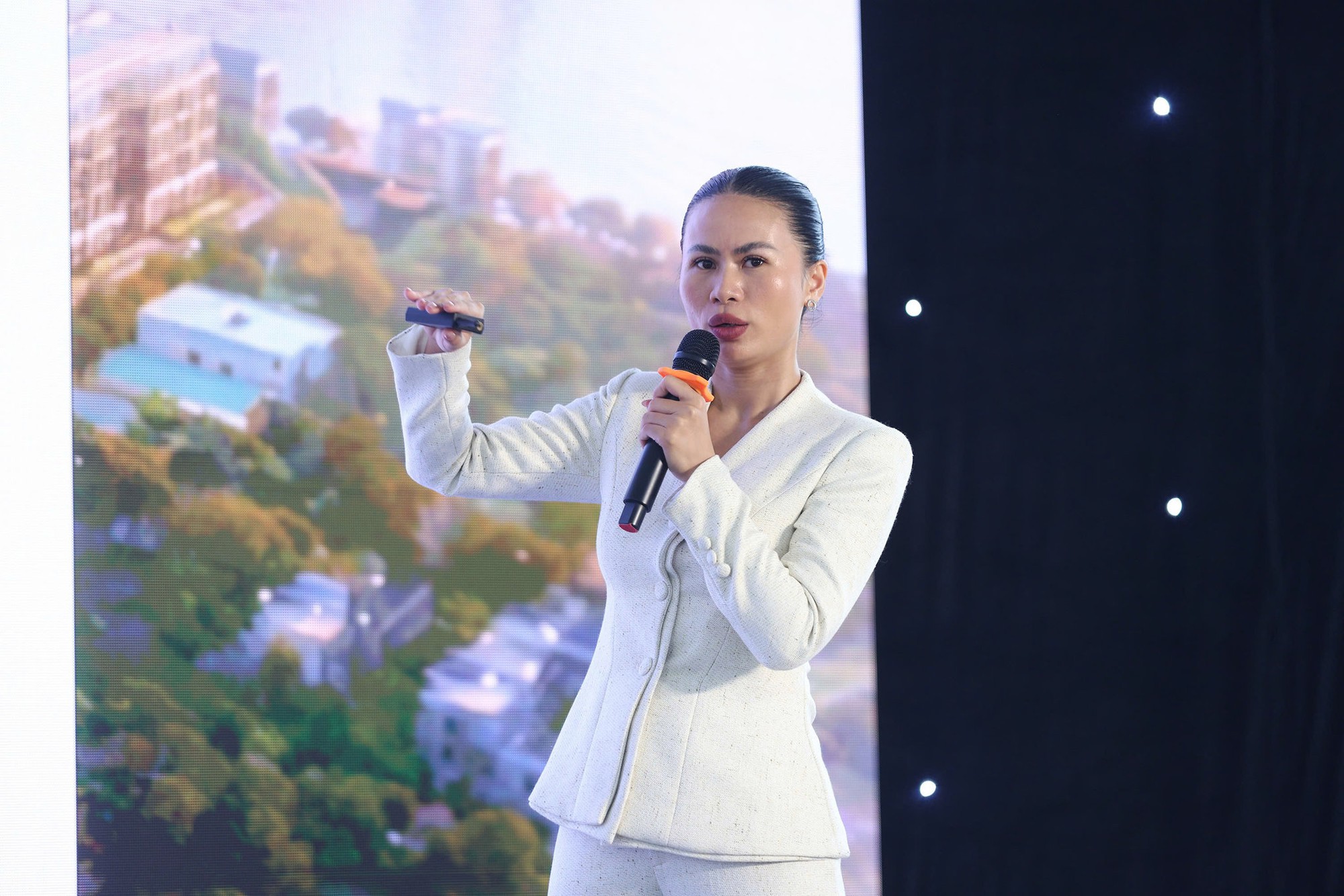 Giám đốc OneHousing: Thị trường bất động sản không còn chấp nhận những dự án chỉ dựa trên các cam kết hay "bánh vẽ" để bán hàng- Ảnh 2.