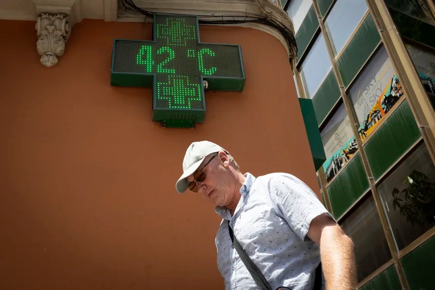 Nắng nóng 40°C buộc châu Âu làm điều họ từng né tránh suốt nhiều thập kỷ- Ảnh 3.