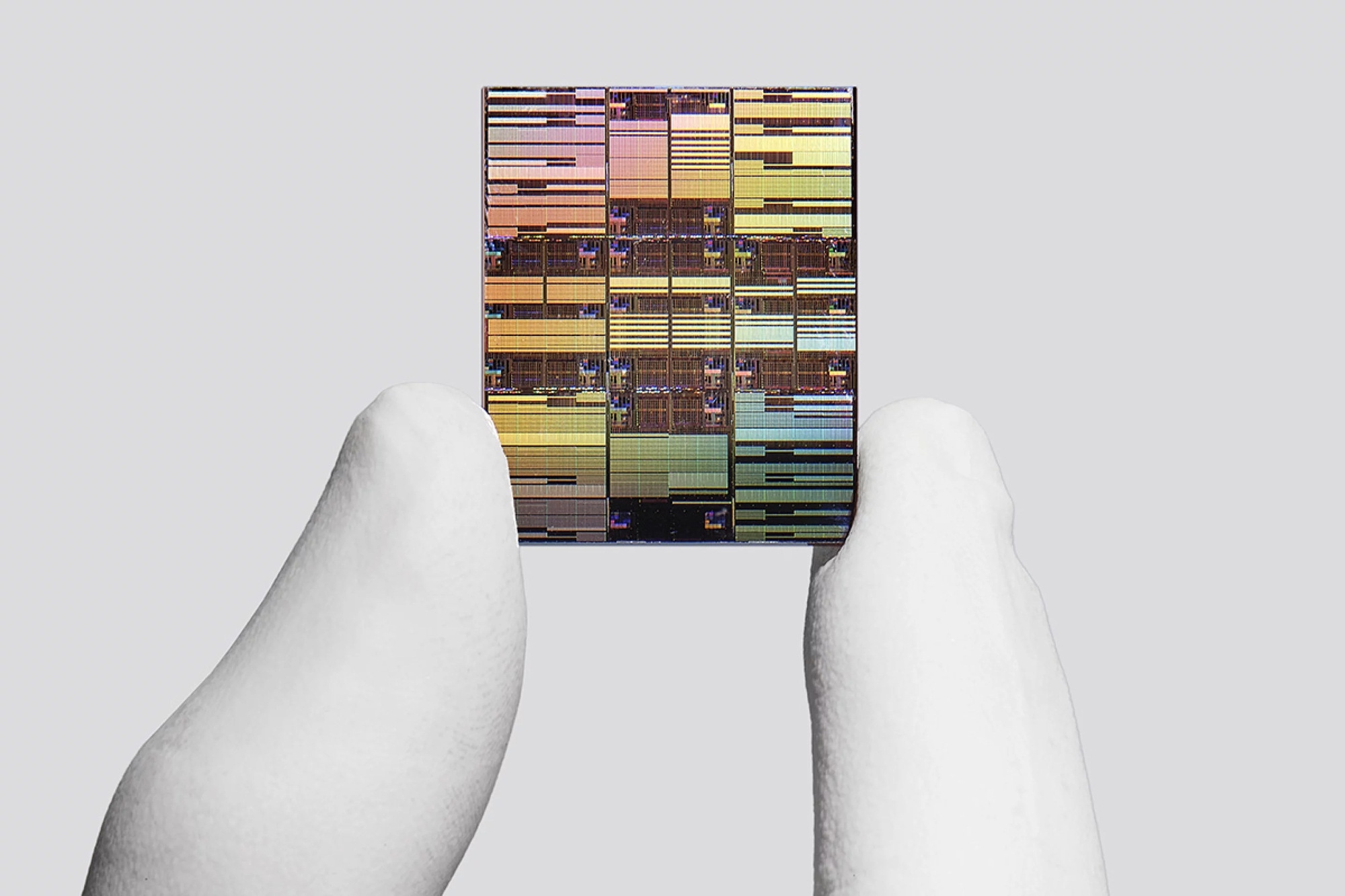Định hình lại cán cân bán dẫn toàn cầu: IBM chế tạo thành công chip dưới 1 nm, nhồi nhét 100 tỷ bóng bán dẫn bằng móng tay- Ảnh 1.