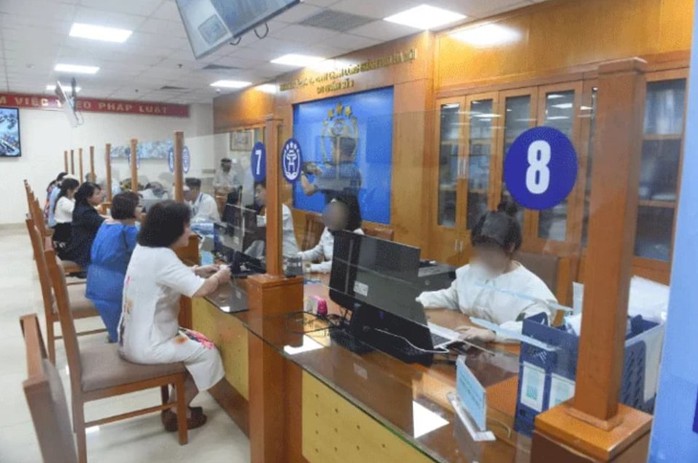 Phó Thủ tướng yêu cầu không để tái diễn vụ "yêu cầu cụ 97 tuổi đến phường làm thủ tục"- Ảnh 1.