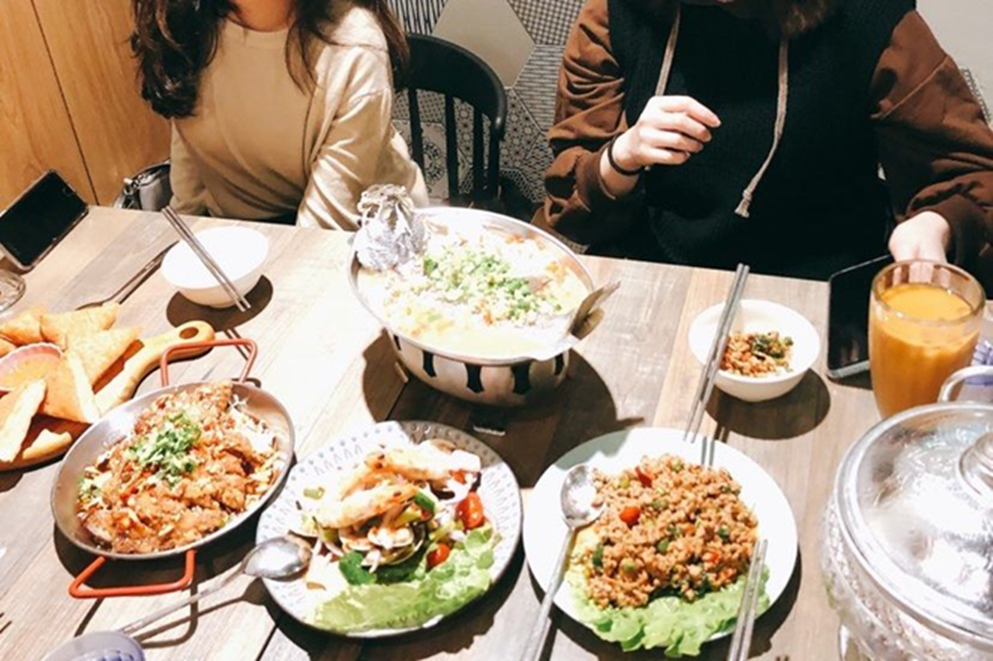 Nữ nhân viên văn phòng 40 tuổi giảm 8kg, nhỏ đi 7cm vòng eo sau 6 tháng không ăn món này vào cùng 1 thời điểm mỗi ngày- Ảnh 2.