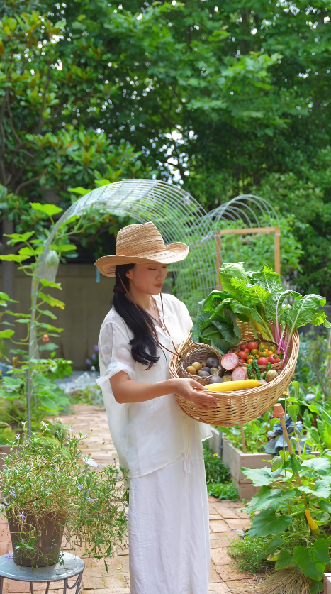 30 tuổi đi thuê nhà, chi thêm 1,1 tỷ đồng để cải tạo không gian rộng 200m2, trồng cả vườn rau sạch để ăn- Ảnh 24.