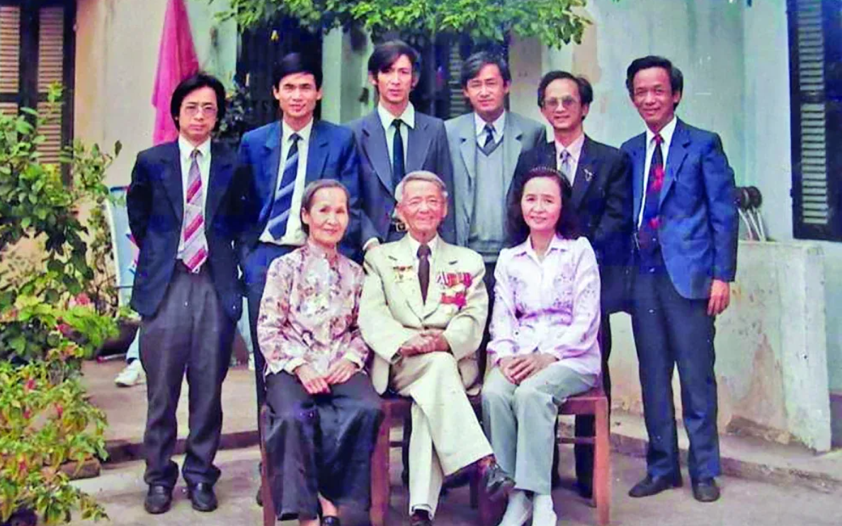 1 trí thức Việt Nam là bậc đại tài, nhân cách lớn: Đến thế hệ con cháu cũng toàn chuyên gia, Giáo sư, Tiến sĩ - Ảnh 4.