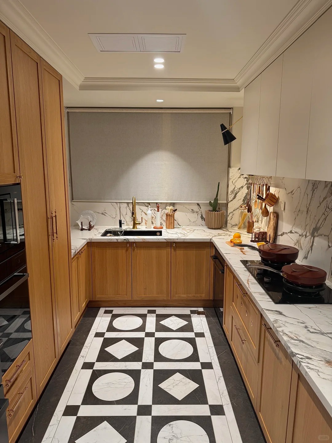 Căn duplex 320m2 "view triệu đô" của vợ chồng 30 tuổi không thích đi làm, chỉ ở mê ở nhà - Ảnh 16.
