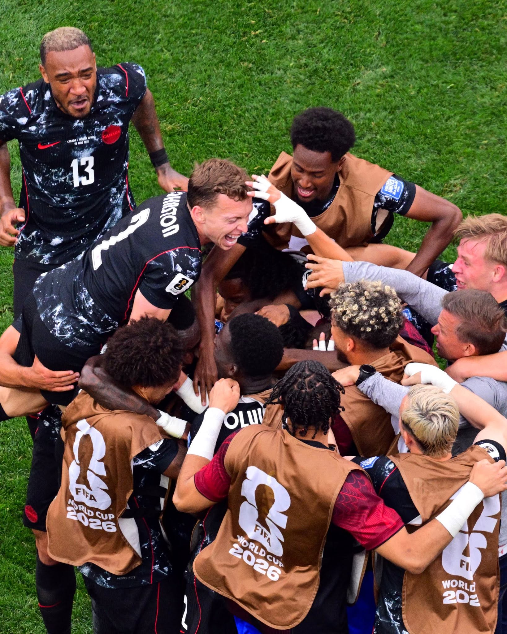Thắng 1-0 Nam Phi, Canada trở thành đội đầu tiên vào vòng 1/8 World Cup, tạo điều chưa từng có trong lịch sử- Ảnh 2.