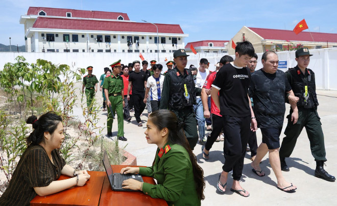 Công an điều tra 266 tài khoản ngân hàng giao dịch hơn 1.000 tỷ đồng: Nguyễn Đình Giáp SN 1984 bị bắt - Ảnh 3.